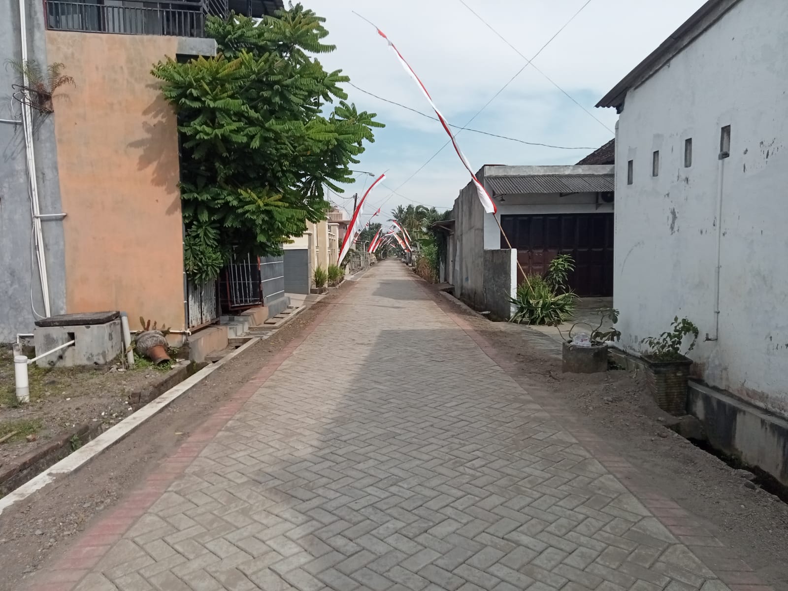 Proyek-Pavingisasi-Jalan-Haji-Wardi-Kebarat-di-RT-5-RW-3-Kedungrejo-Sambimulyo-Selesai
