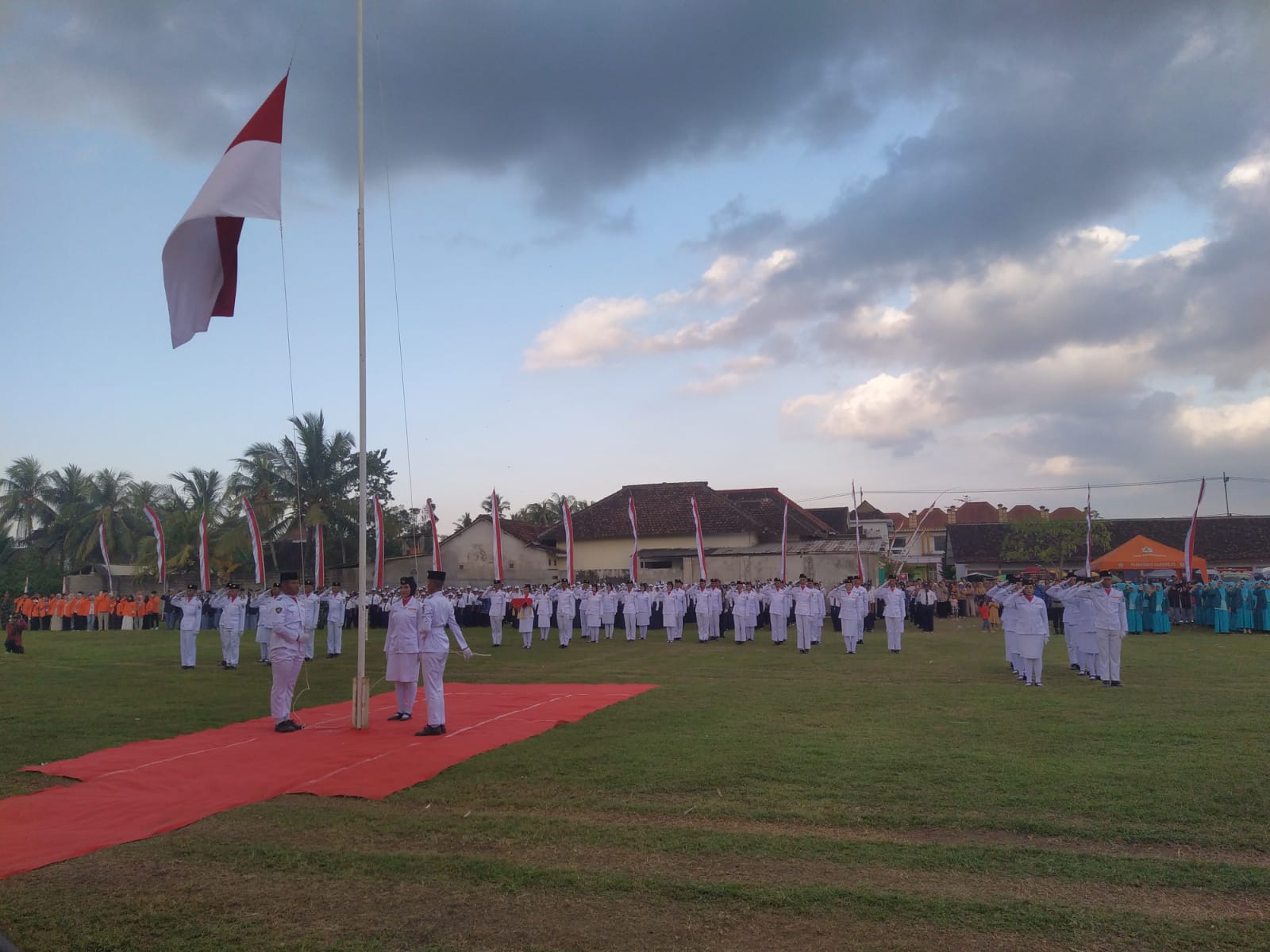 Upacara Pengibaran dan Penurunan Bendera Merah Putih HUT RI ke-80 di Kecamatan Bangorejo Berjalan Sukses